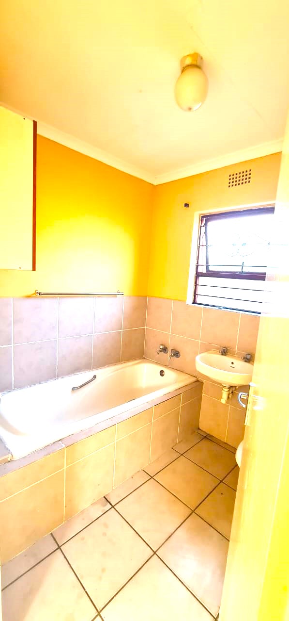 2 Bedroom Property for Sale in Clairewood Western Cape
